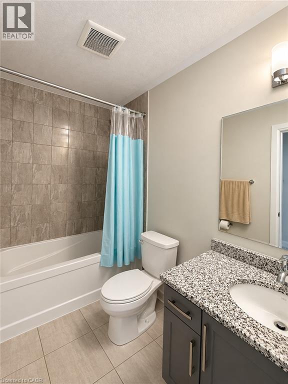 302 Chokecherry Crescent Property Photo 6