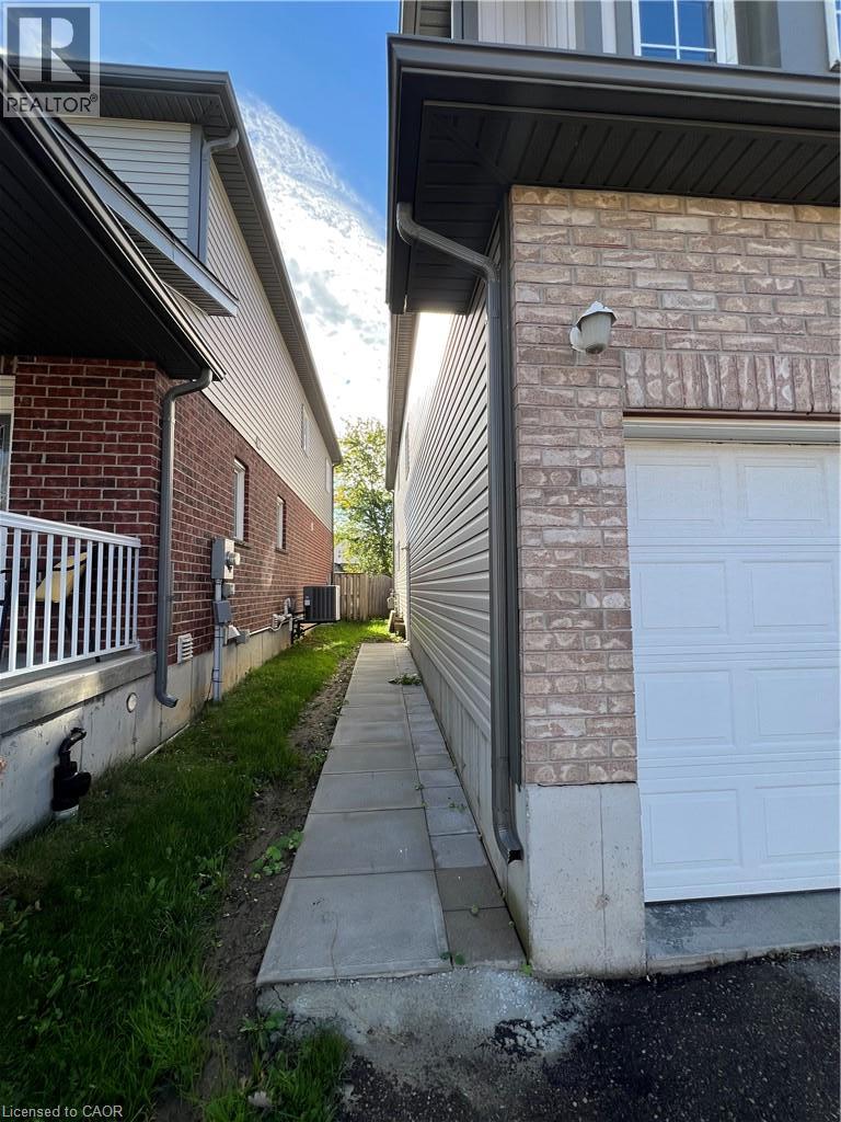 14 Iron Gate Street Unit# Lower Property Photo 1