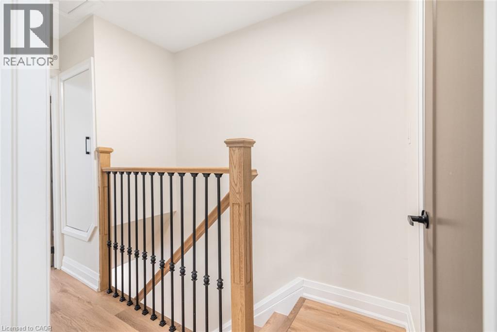 250 Rosslyn Avenue N Property Photo 18