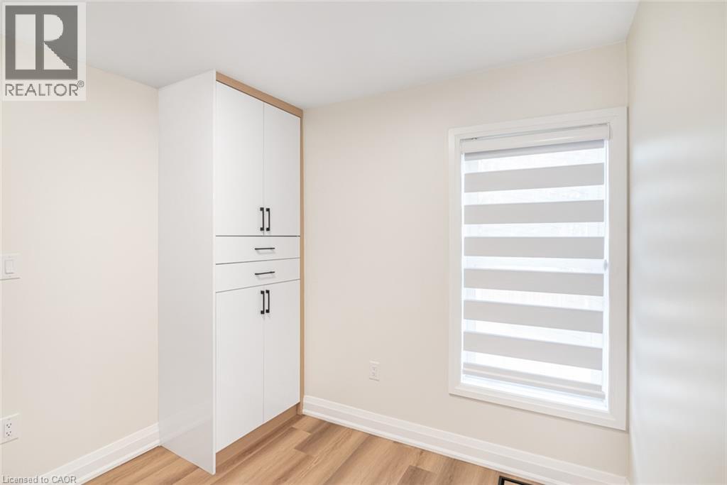 250 Rosslyn Avenue N Property Photo 20
