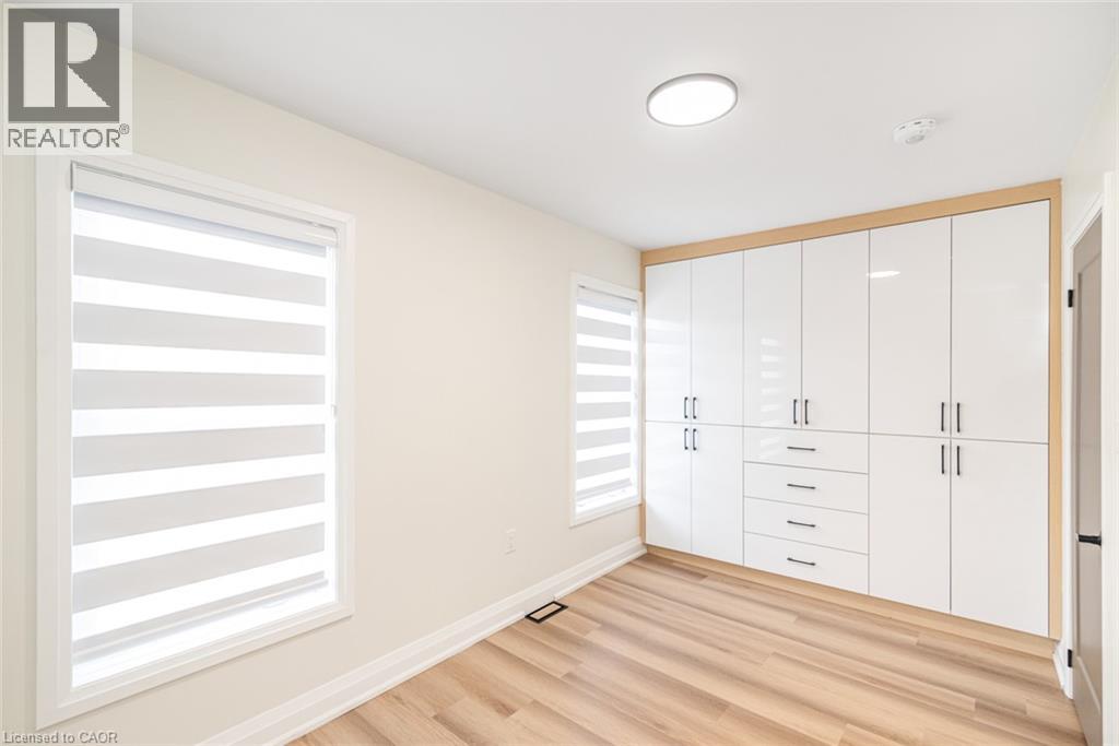 250 Rosslyn Avenue N Property Photo 23