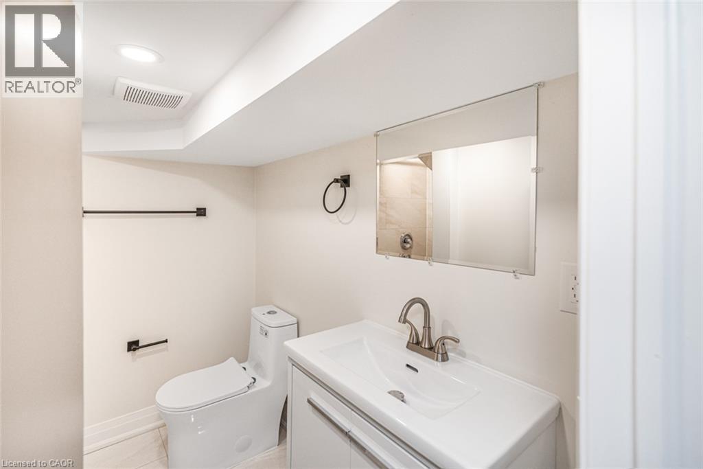 250 Rosslyn Avenue N Property Photo 30