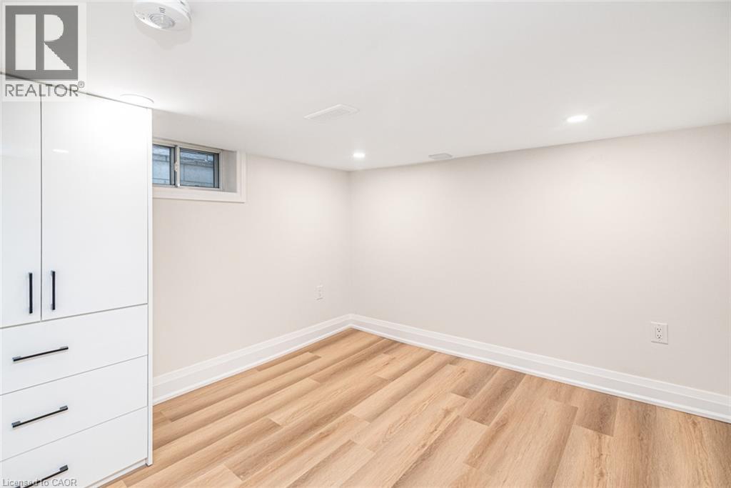 250 Rosslyn Avenue N Property Photo 31