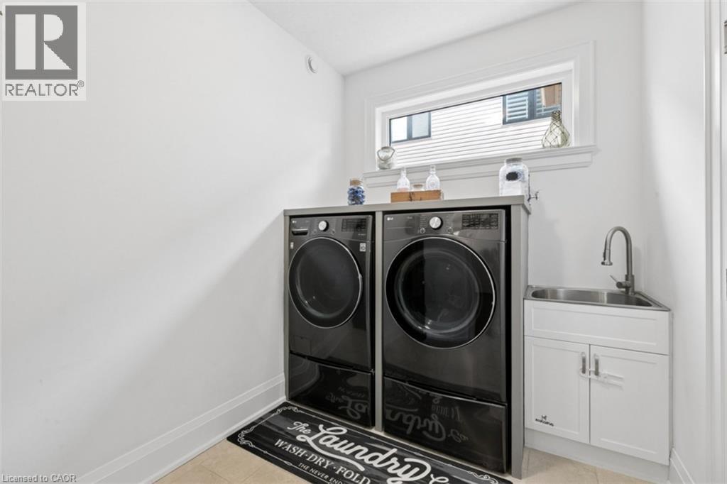 160 Walsh Street Property Photo 13