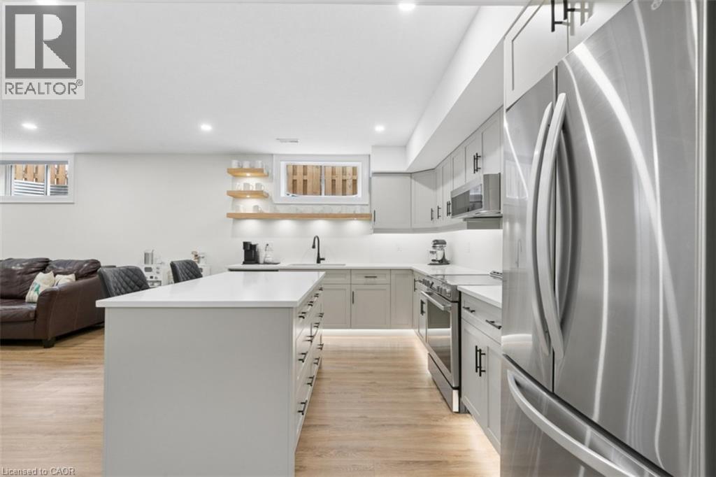 160 Walsh Street Property Photo 23
