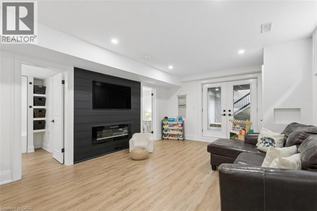 160 Walsh Street Property Photo 25