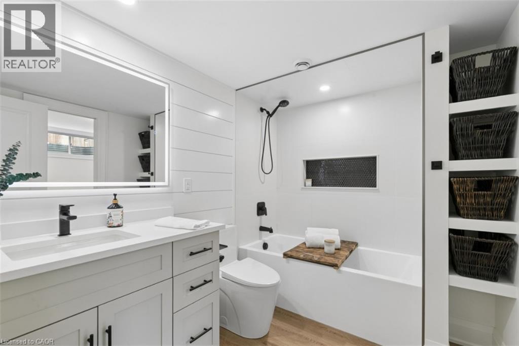 160 Walsh Street Property Photo 27