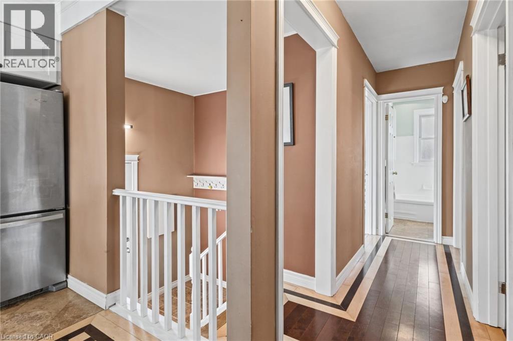366 East 17th Street Property Photo 21
