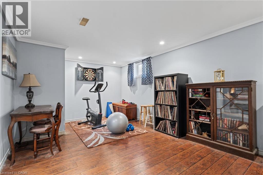366 East 17th Street Property Photo 32