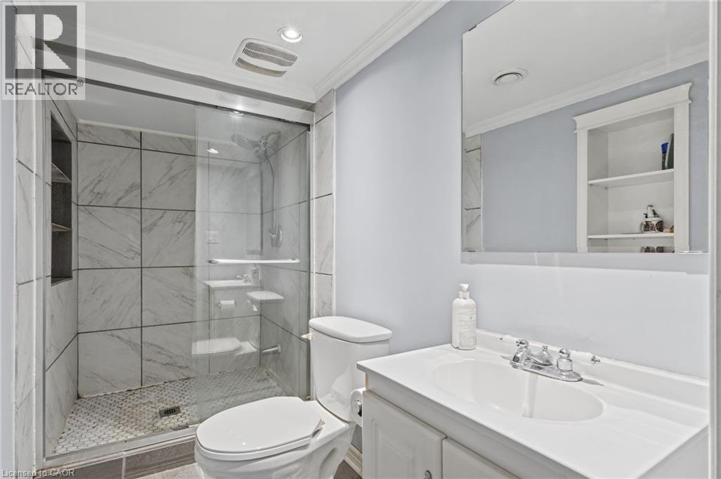 366 East 17th Street Property Photo 36