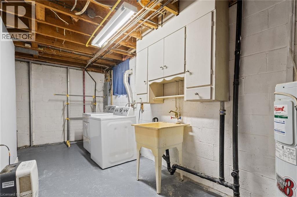 366 East 17th Street Property Photo 37