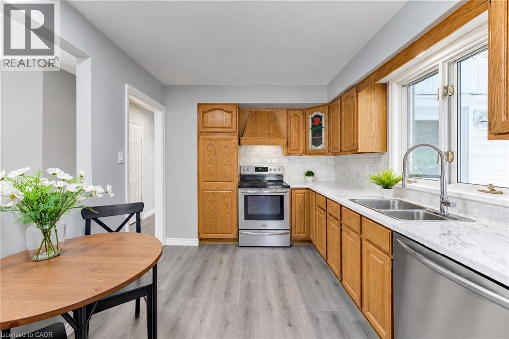 64 Lowrey Avenue S Property Photo 12