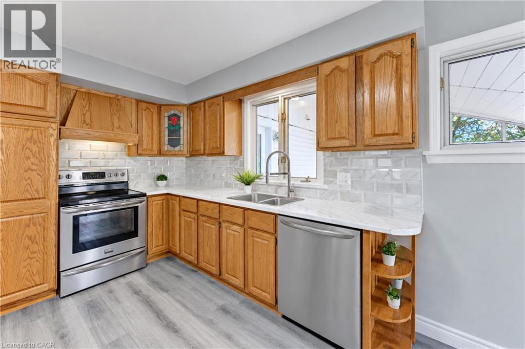 64 Lowrey Avenue S Property Photo 13