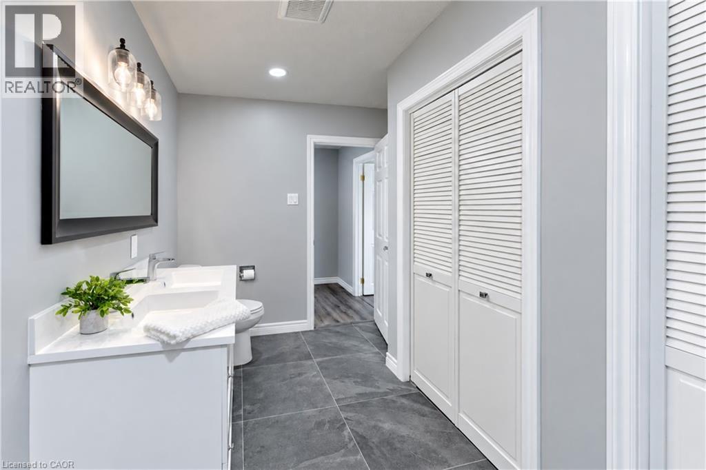 64 Lowrey Avenue S Property Photo 21