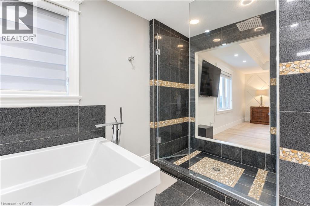 444 Thomas Slee Drive Property Photo 23