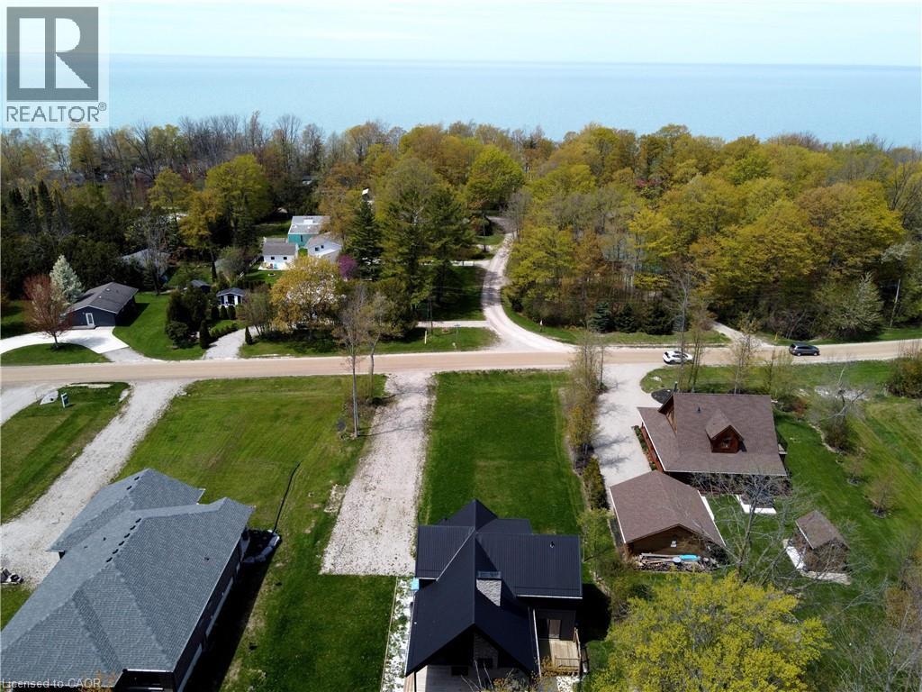 74362 Driftwood Drive Property Photo 3