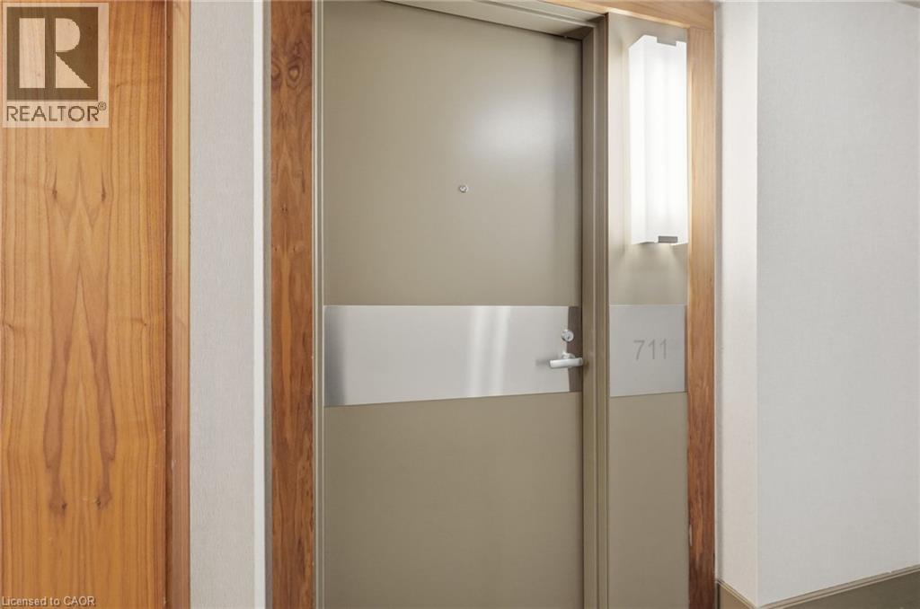 3500 Lakeshore Road W Unit# 711 Property Photo 3