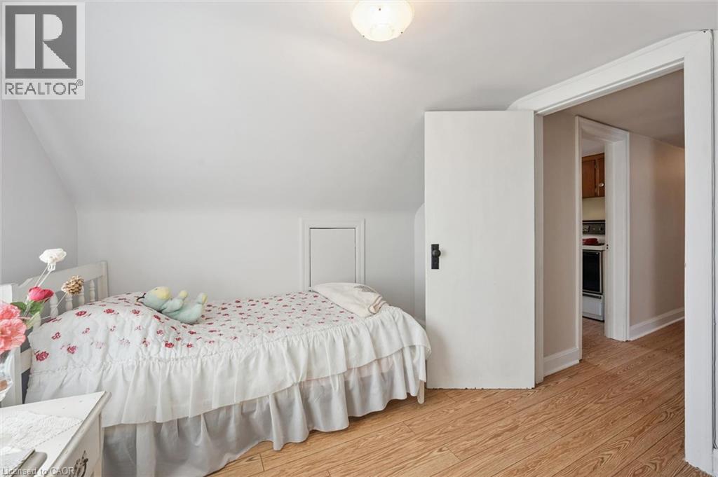 1873 Main Street E Property Photo 28