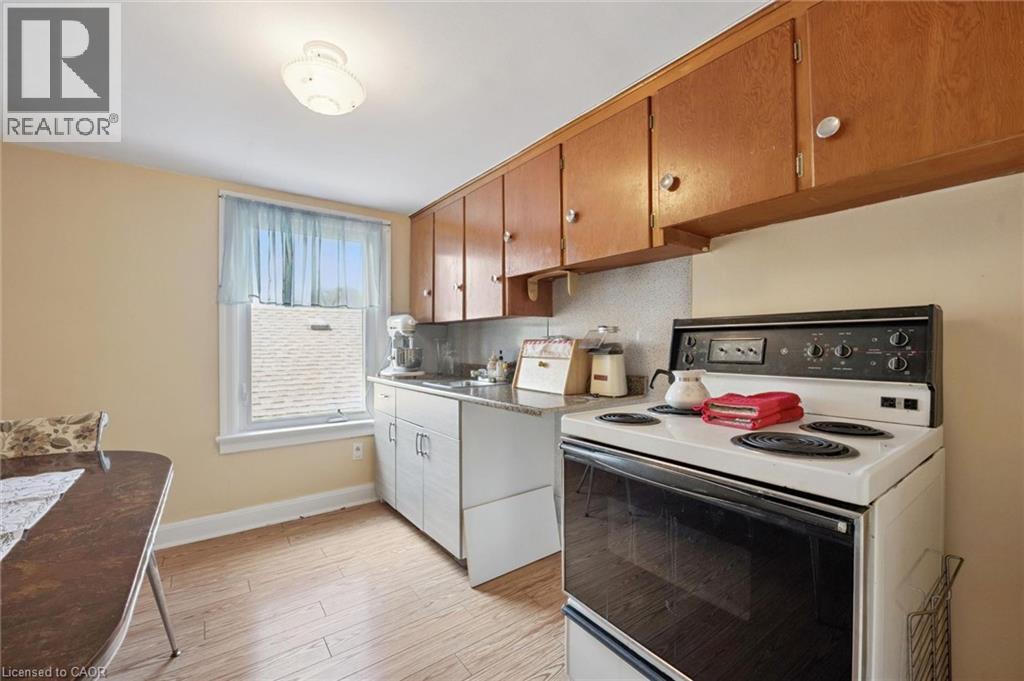 1873 Main Street E Property Photo 29