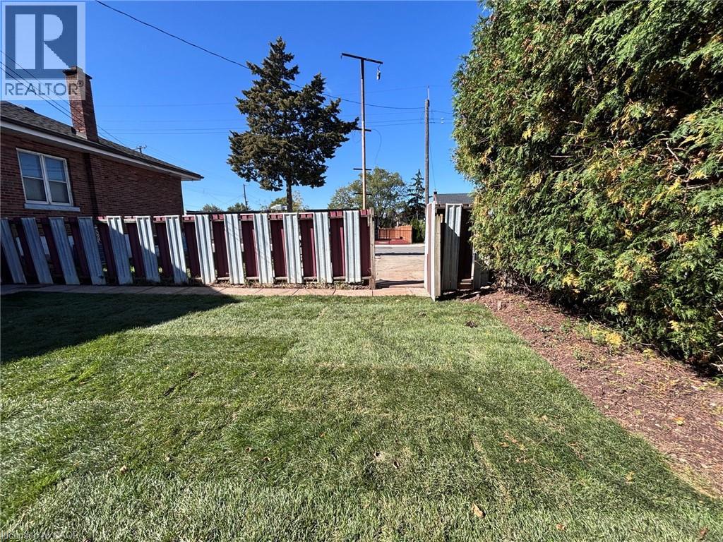 1873 Main Street E Property Photo 35