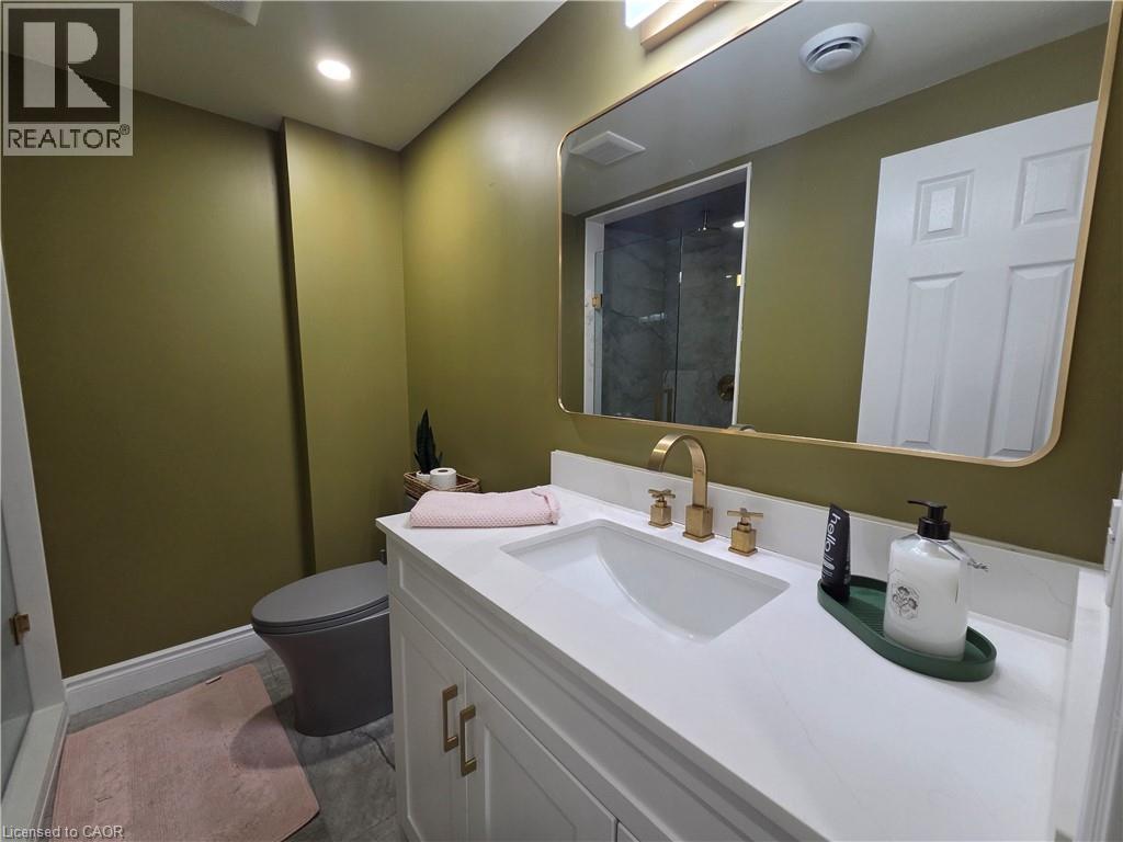 709 Windflower Crescent Property Photo 13