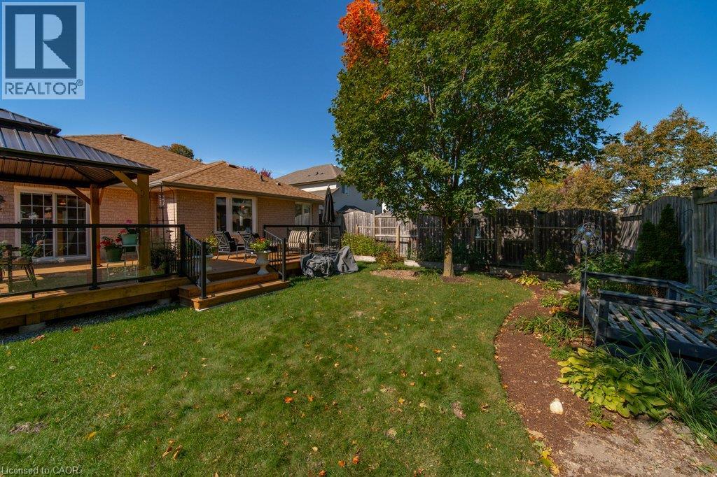 587 Sandbanks Crescent Property Photo 7