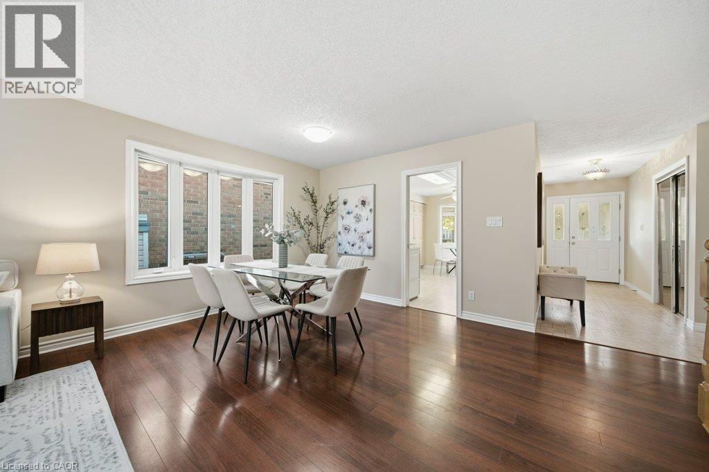 587 Sandbanks Crescent Property Photo 14