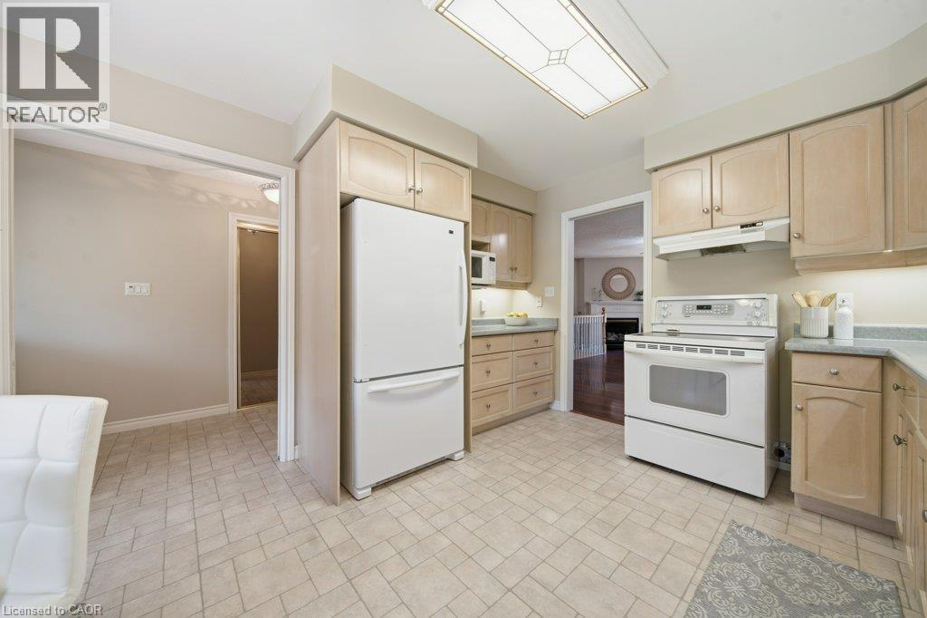 587 Sandbanks Crescent Property Photo 17