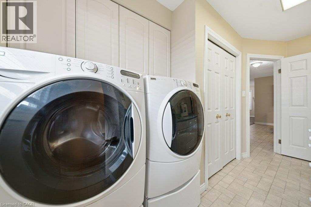 587 Sandbanks Crescent Property Photo 20