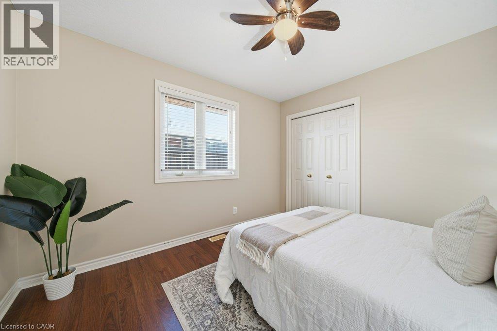 587 Sandbanks Crescent Property Photo 21