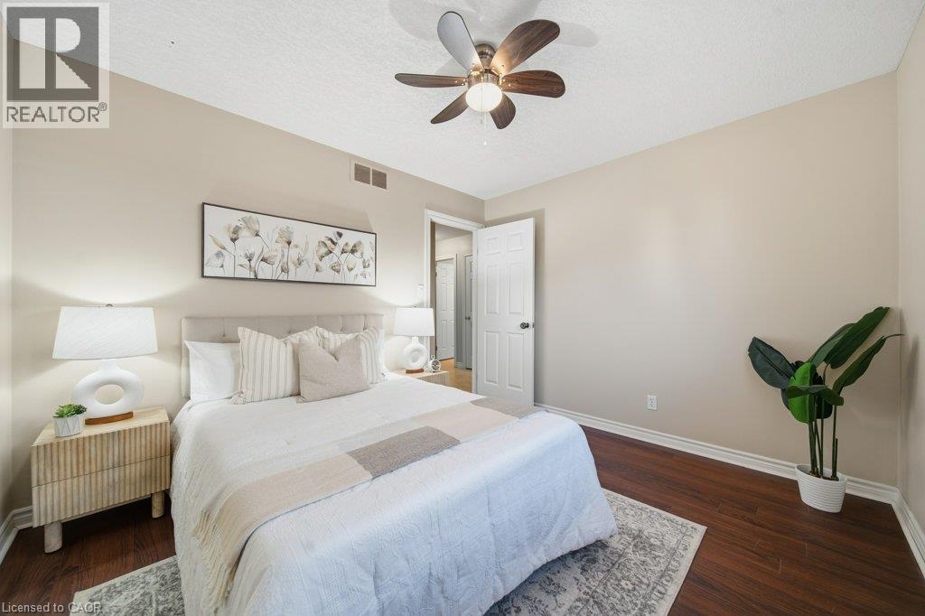 587 Sandbanks Crescent Property Photo 22