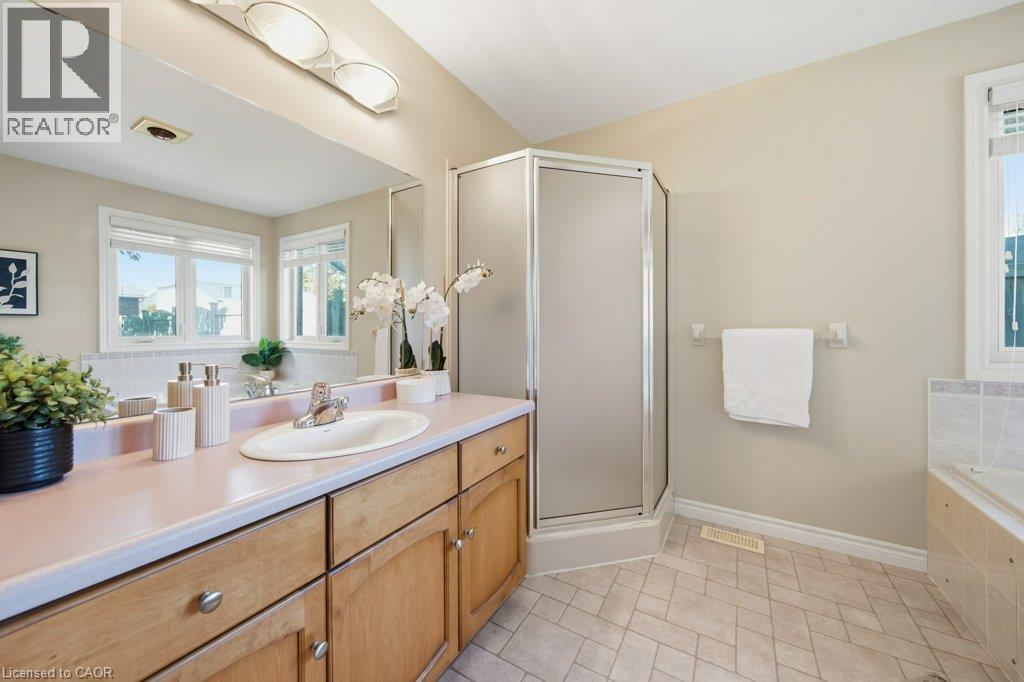 587 Sandbanks Crescent Property Photo 25
