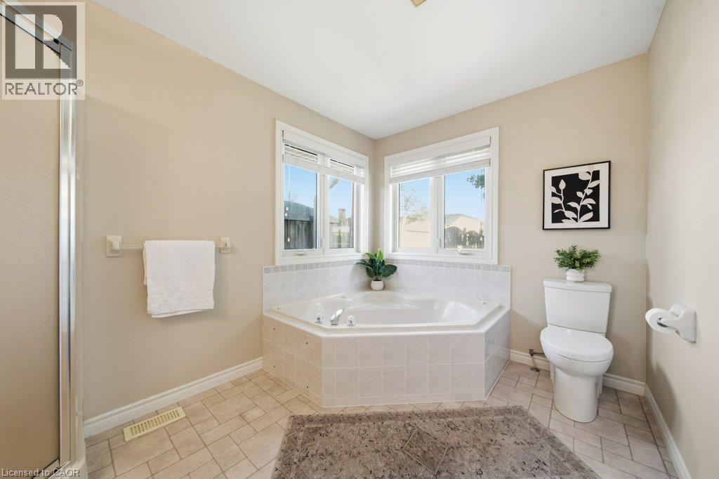 587 Sandbanks Crescent Property Photo 26