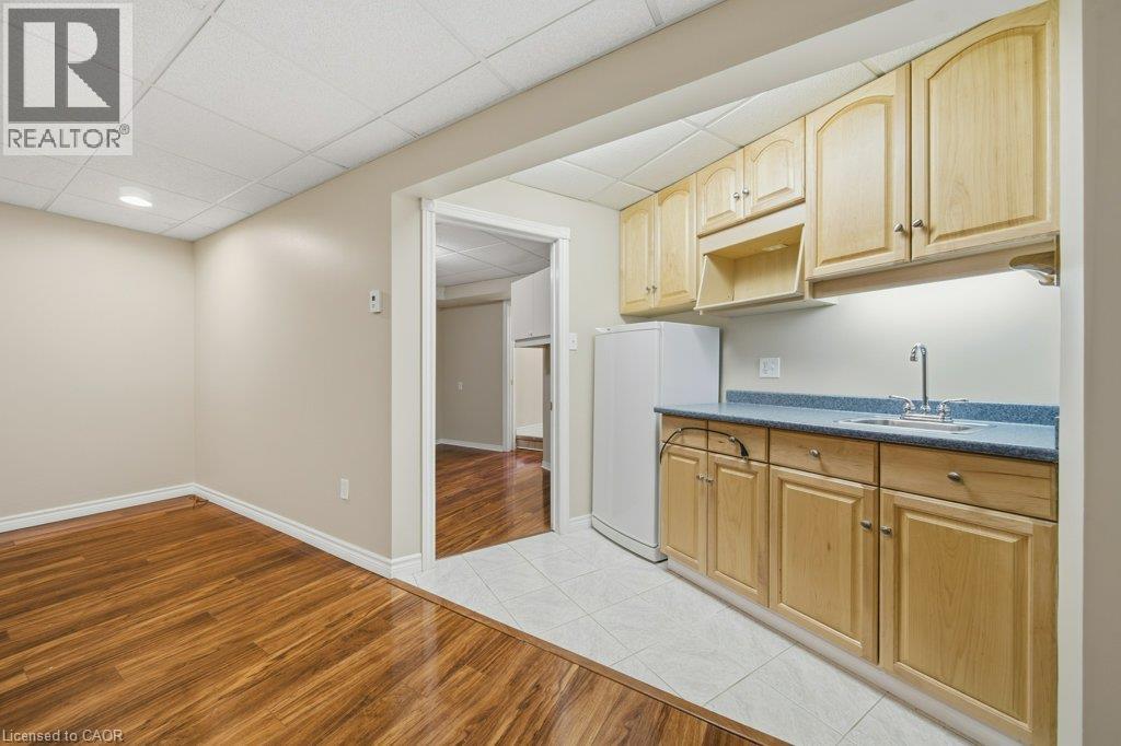 587 Sandbanks Crescent Property Photo 30