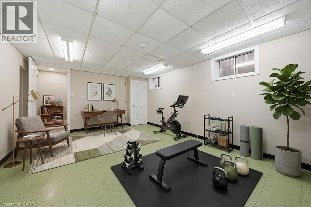 587 Sandbanks Crescent Property Photo 32