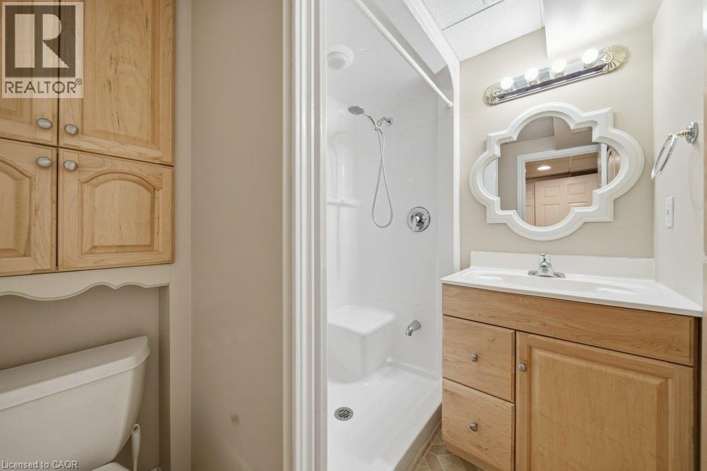 587 Sandbanks Crescent Property Photo 33