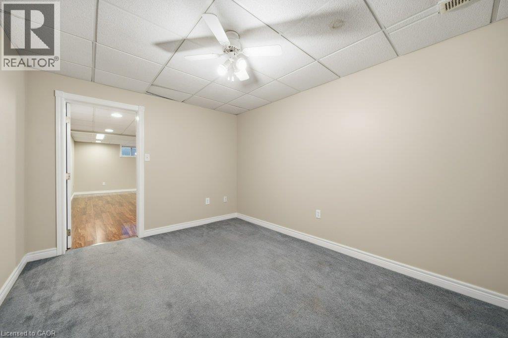 587 Sandbanks Crescent Property Photo 34