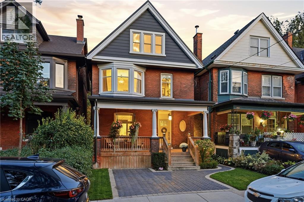 35 Fairleigh Avenue S Property Photo 1