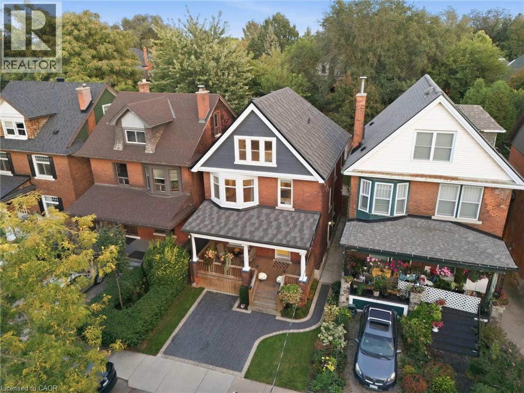 35 Fairleigh Avenue S Property Photo 2