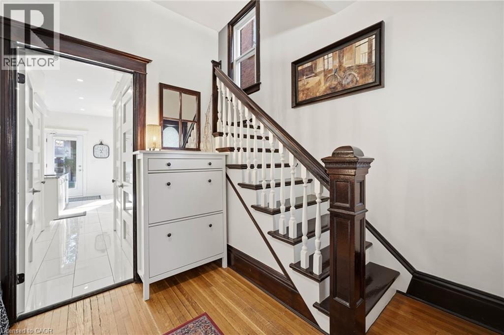 35 Fairleigh Avenue S Property Photo 14