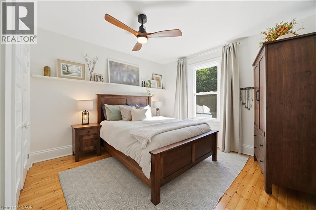 35 Fairleigh Avenue S Property Photo 15