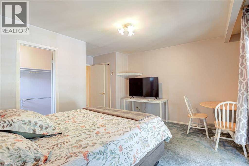 8 Bonnylyn Drive Property Photo 17