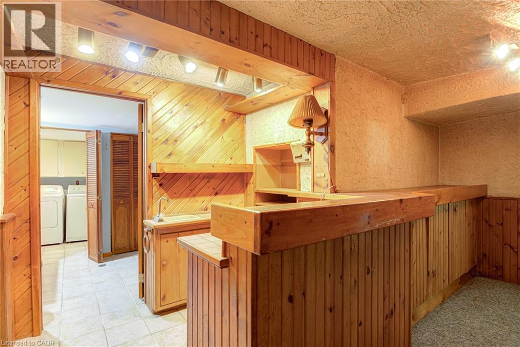 8 Bonnylyn Drive Property Photo 27