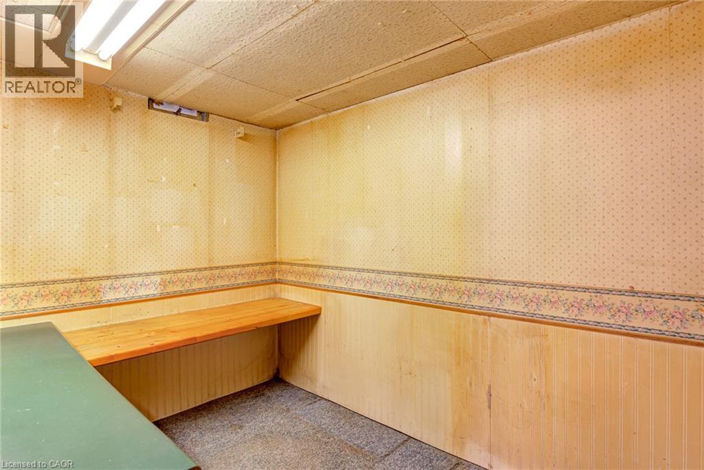 8 Bonnylyn Drive Property Photo 28