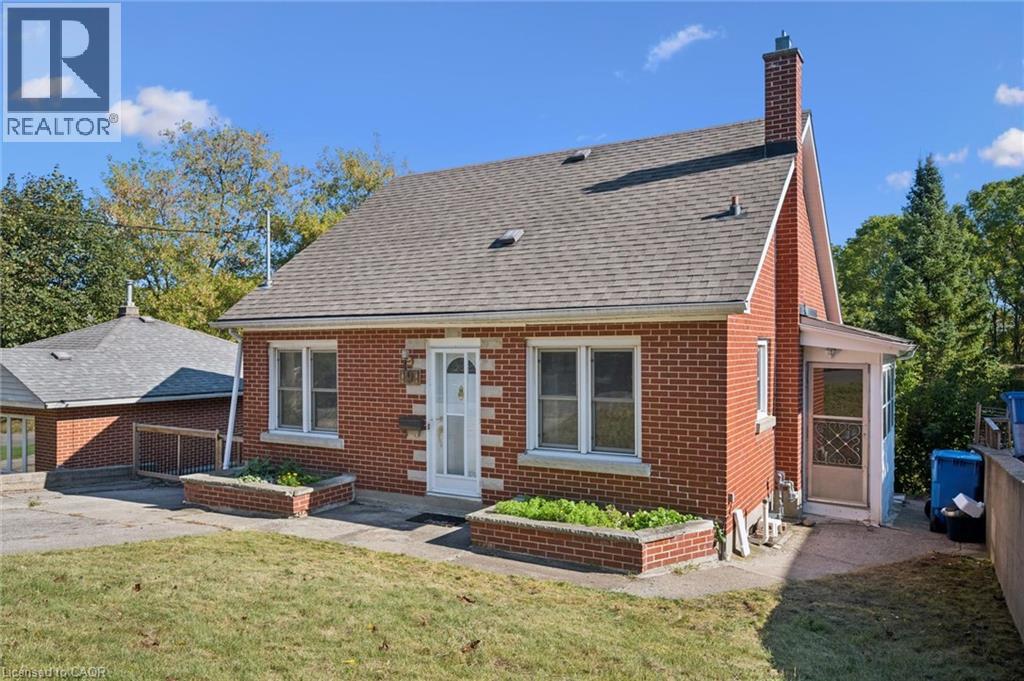 191 Grove Street Property Photo 3