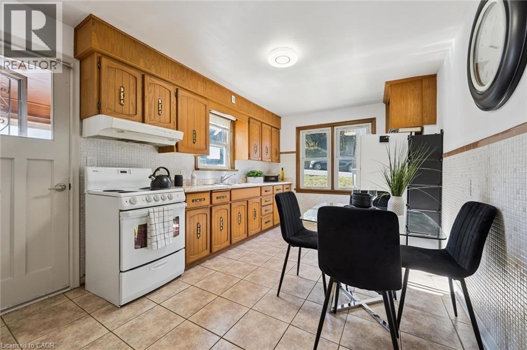 191 Grove Street Property Photo 8