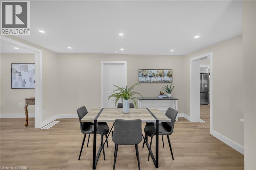 71 Kent Street N Property Photo 9