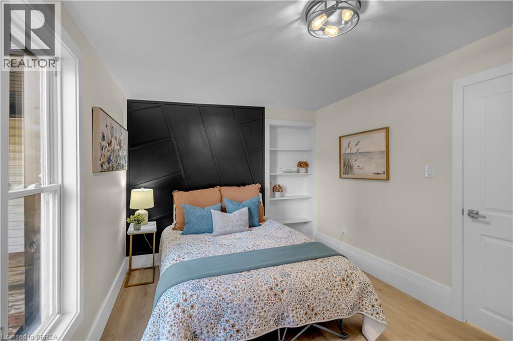 71 Kent Street N Property Photo 17