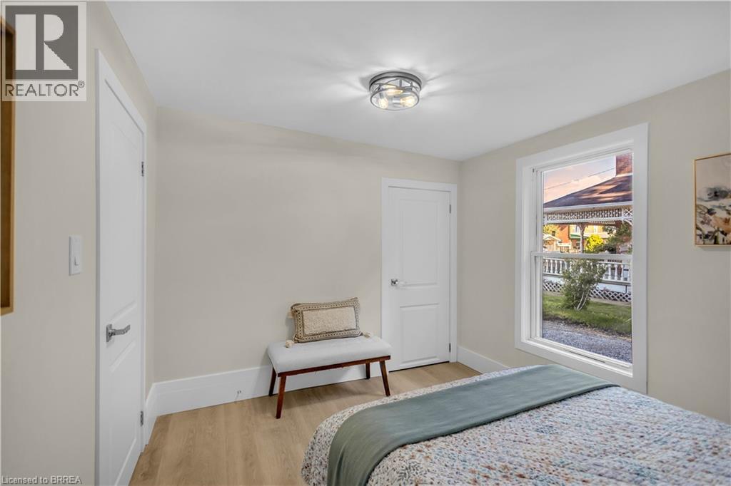 71 Kent Street N Property Photo 18