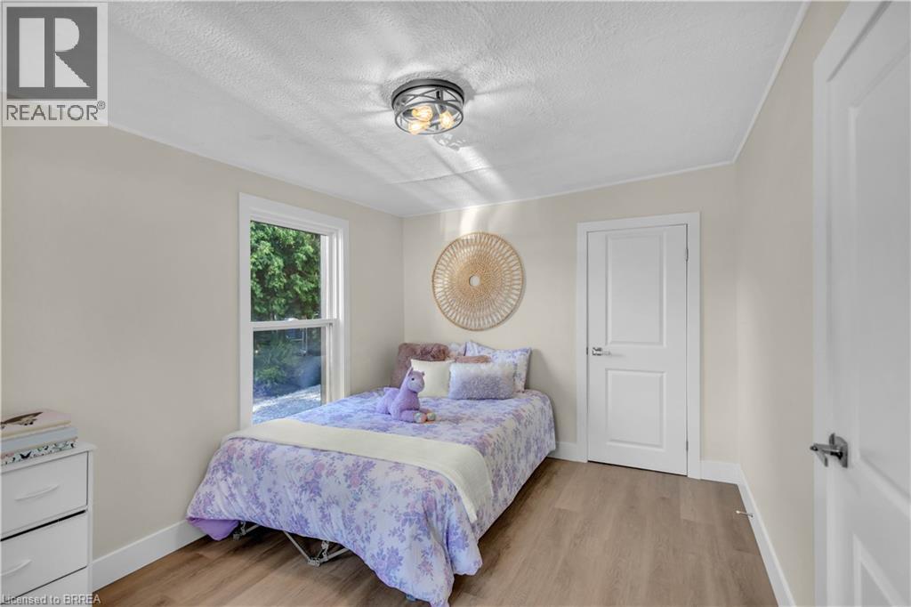 71 Kent Street N Property Photo 19